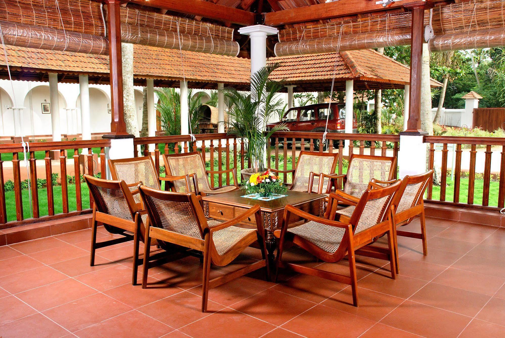 Lemon Tree Vembanad Lake Resort, Kerala Alappuzha Restaurant photo