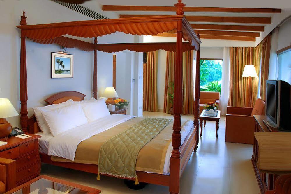 Lemon Tree Vembanad Lake Resort, Kerala Alappuzha Extérieur photo