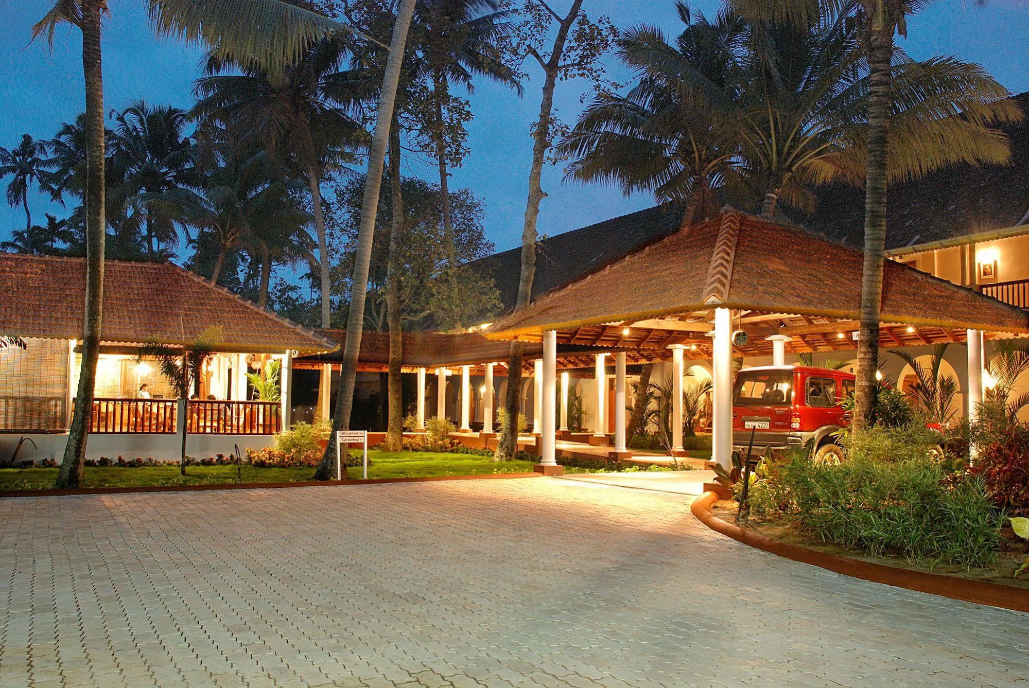 Lemon Tree Vembanad Lake Resort, Kerala Alappuzha Extérieur photo